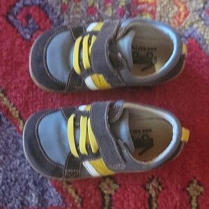 See Kai Run Toddler Shoes, Size 8